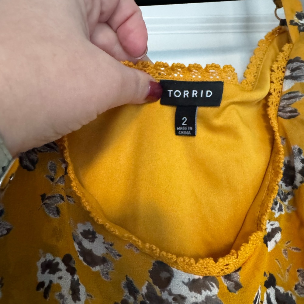 Torrid Knee Length Floral Cold Shoulder Yellow Dress Size 2 (18/20) - Picture 3 of 5